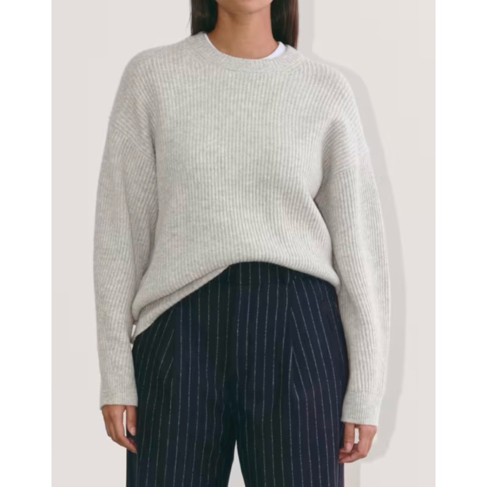Everlane Women's Cream Crew Neck Sweater